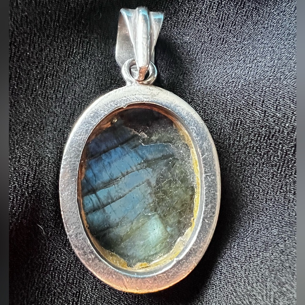 Silver Labradorite Pendant - Picture 6 of 6